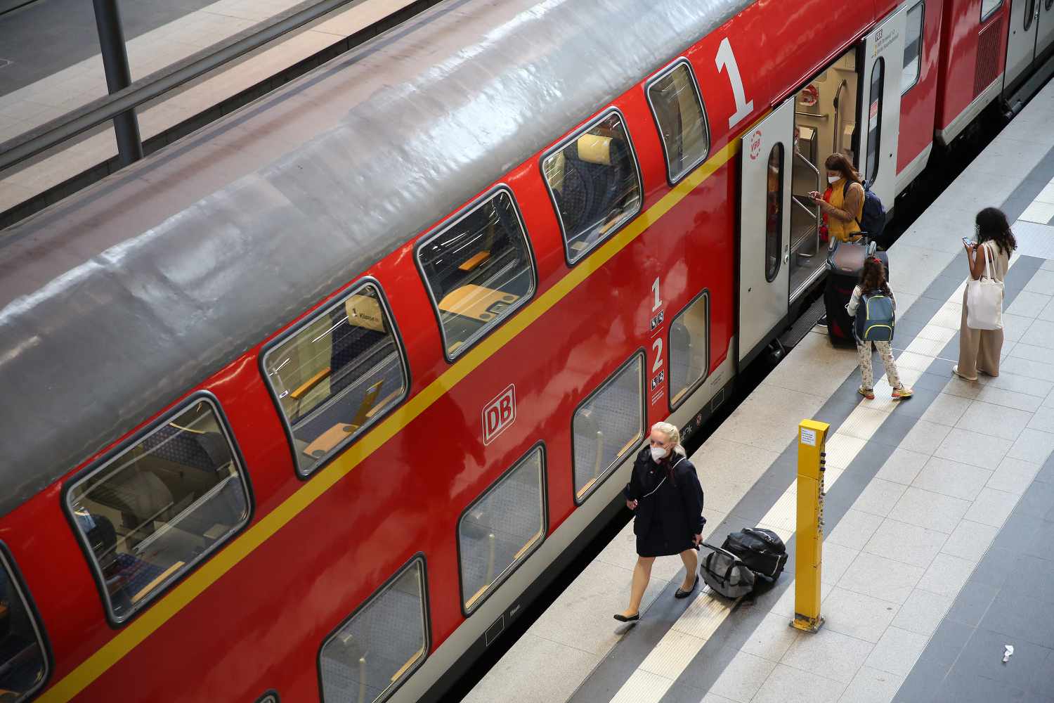 German Rail Operator Switches to Reusable Cups, Plates